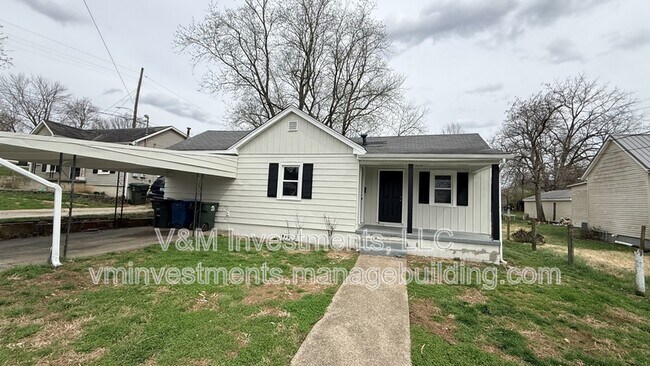 Building Photo - 522 Oak St