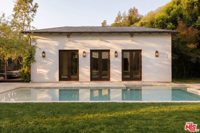 Building Photo - 1105 Rivas Canyon Rd