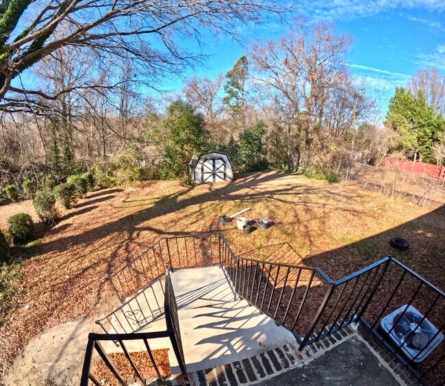 Building Photo - Beautiful 3 Bed 2 Bath Home Located In Greensboro