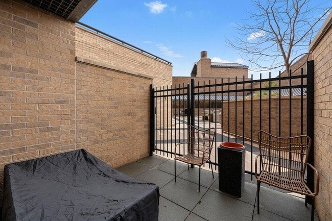 Building Photo - 20 NE 2nd St