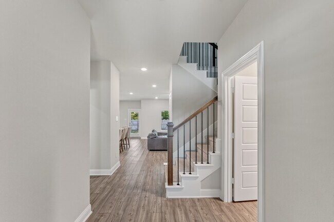 Building Photo - 17104 Coneflower Pl