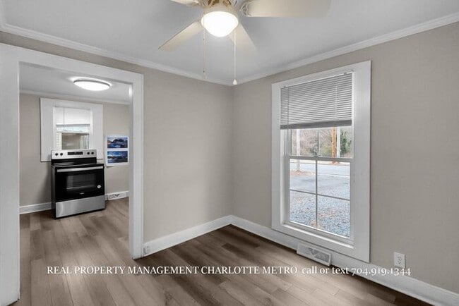 Building Photo - Charming Downtown Albemarle Cottage with Timeless Appeal