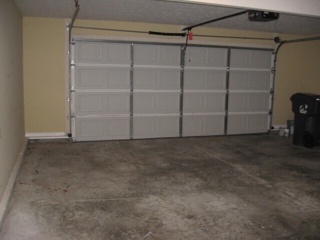 Building Photo - 2068 Lake Forest Dr