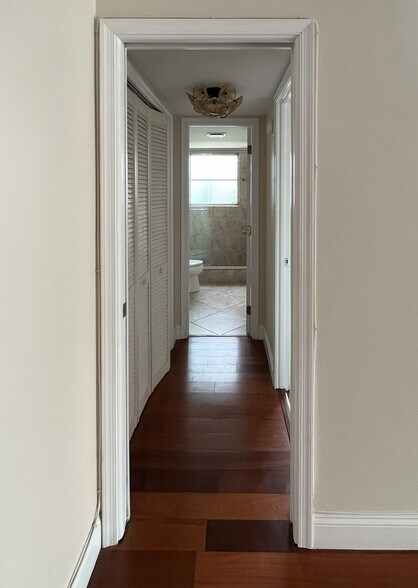 Building Photo - 3150 N Course Ln