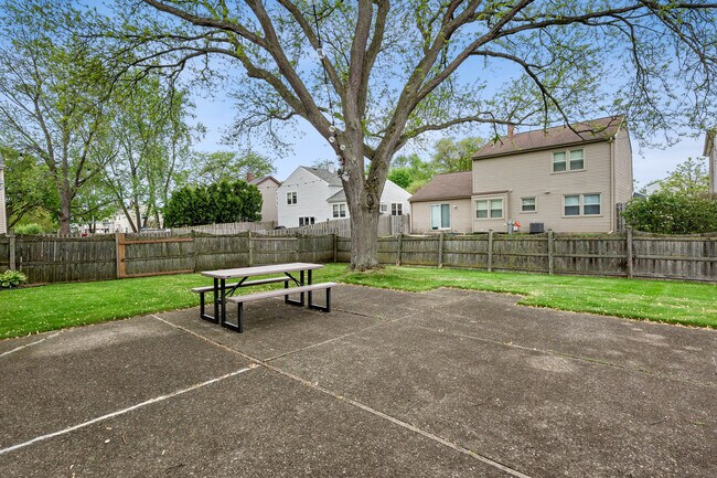Building Photo - 1270 Brandywyn Ln