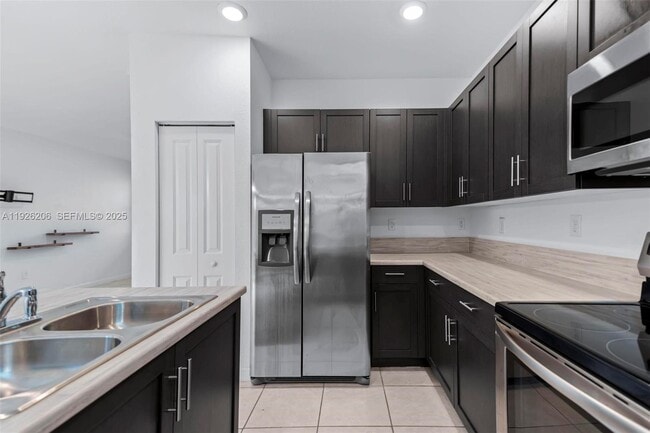 Building Photo - 2652 SE 13th St