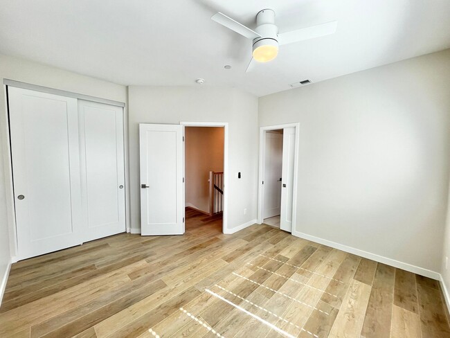 Building Photo - Modern 3B 2.5BA Townhome w/ AC!