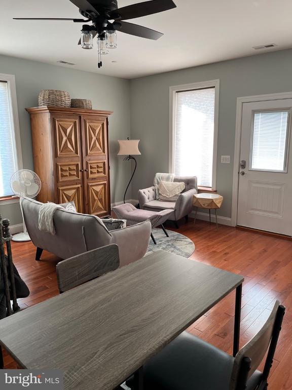 Building Photo - 23930 Brickhouse Farm Ln