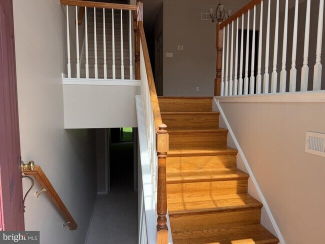 Building Photo - 278 Yorktown Ct