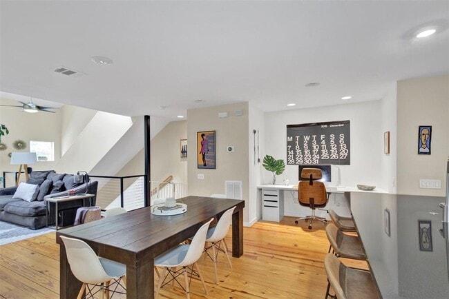 Building Photo - 918 Ruthven Street, Houston, TX 77019 - 2 ...