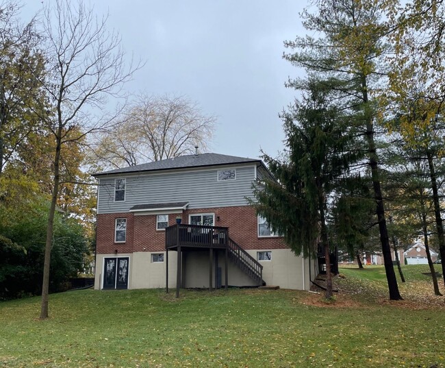 Building Photo - Four bedroom Beavercreek home