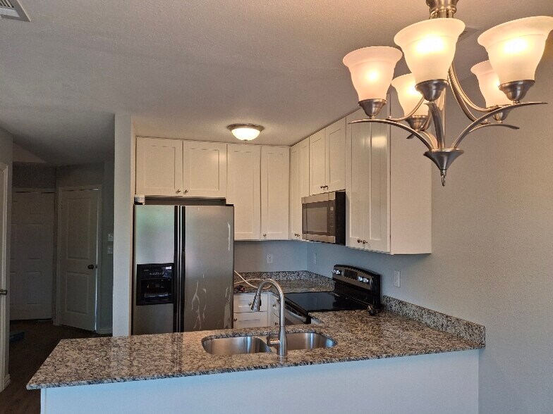 Primary Photo - 4504-4506 Alamosa St