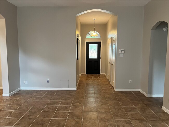 Building Photo - 11302 Meadowchase Dr