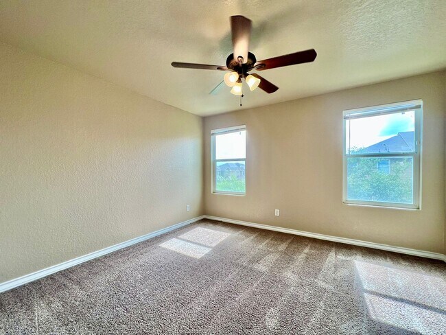 Building Photo - 14103 Veneto Dr