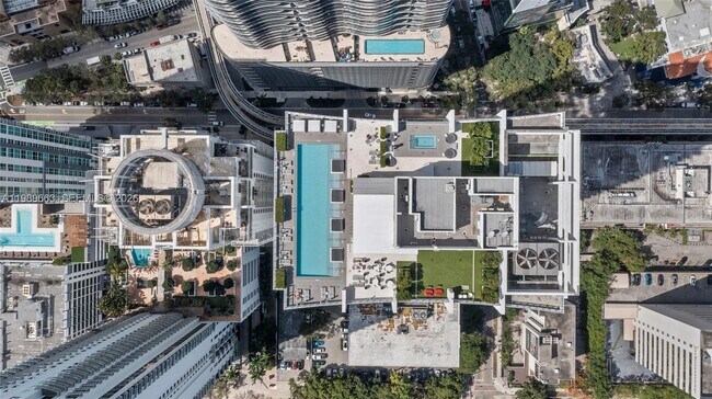 Building Photo - 1010 Brickell Ave