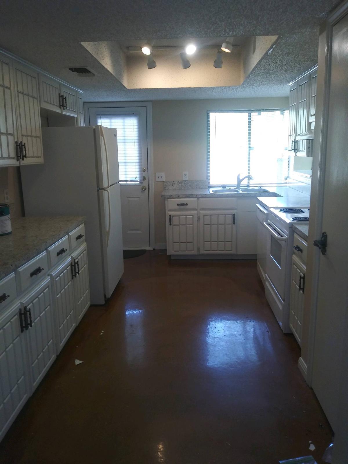 Building Photo - 801 Old Ranch Road 12