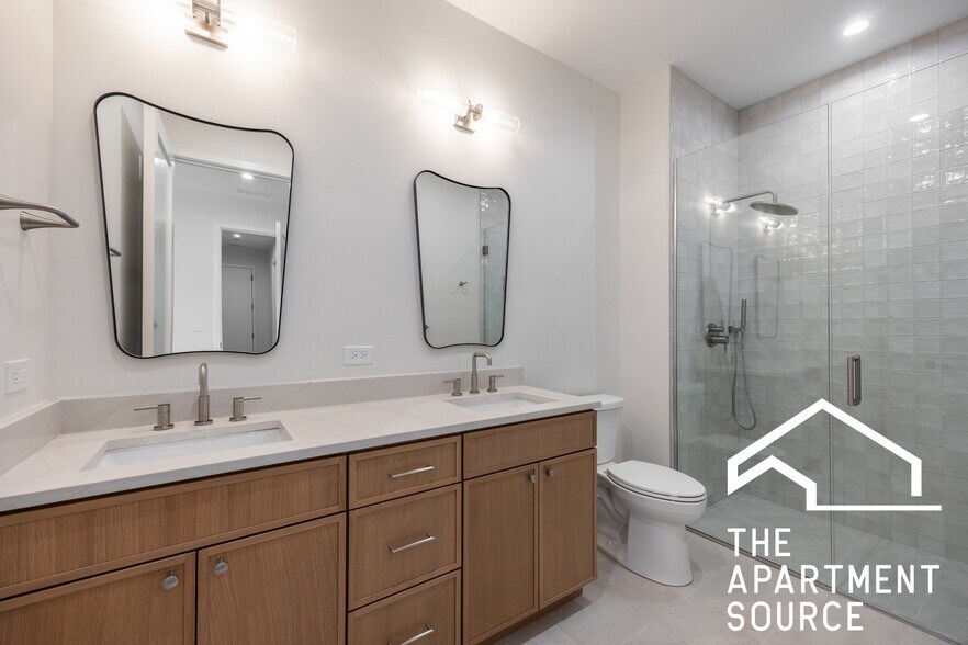 Building Photo - 1620 W Grand Ave