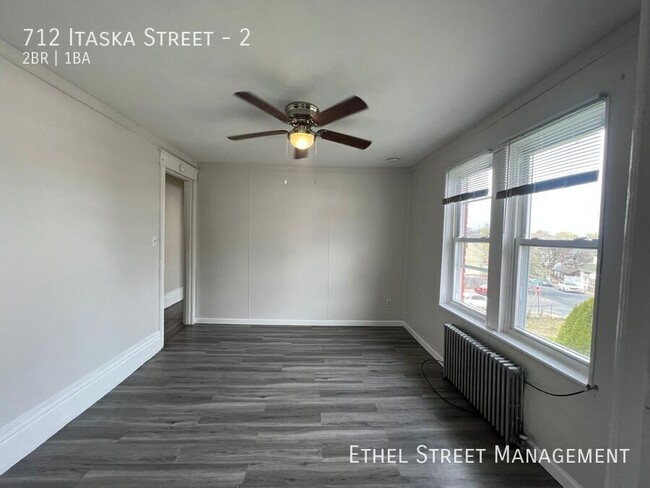 Building Photo - 712 Itaska St