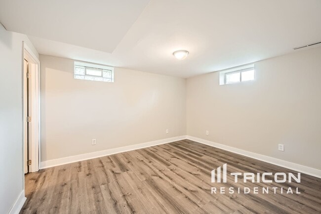 Building Photo - 14015 Flay Ave N
