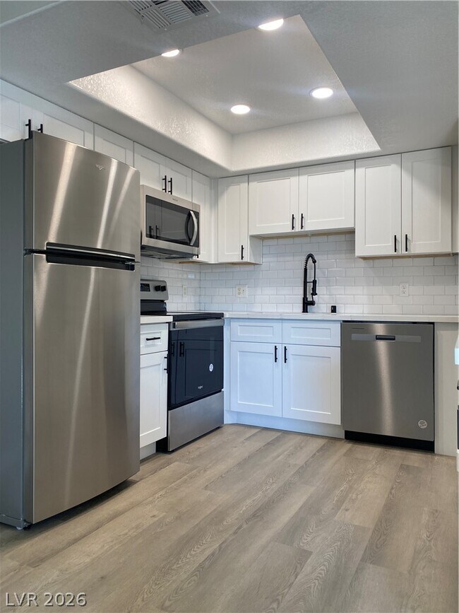 Building Photo - 8410 Eldora Ave