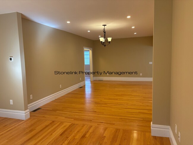 Building Photo - 27-29 Elmway Street