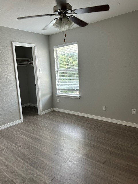 Building Photo - 1112 Christopher Ave