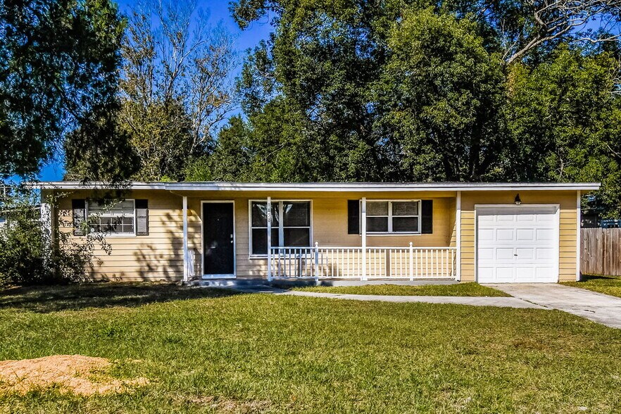 Primary Photo - 1658 Louvre Dr