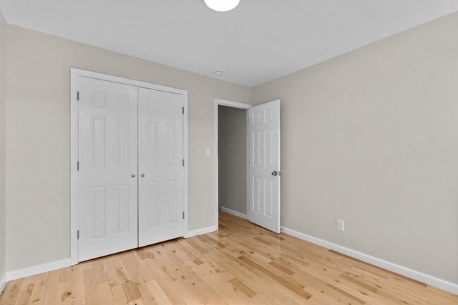 Building Photo - 139 N Montford Ave