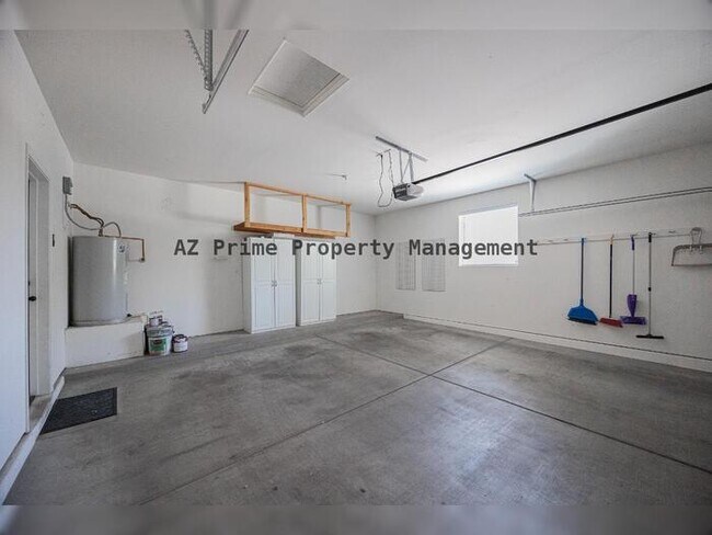 Building Photo - 7422 S 27th Way