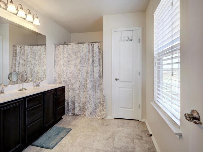 Building Photo - 11321 Kirkland Hill Path