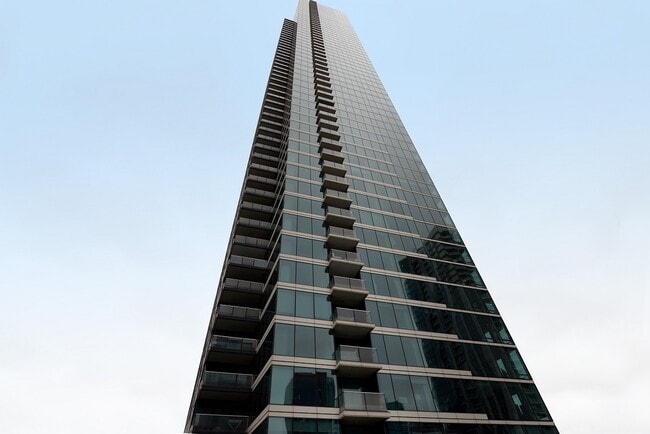 Building Photo - 425 1st St