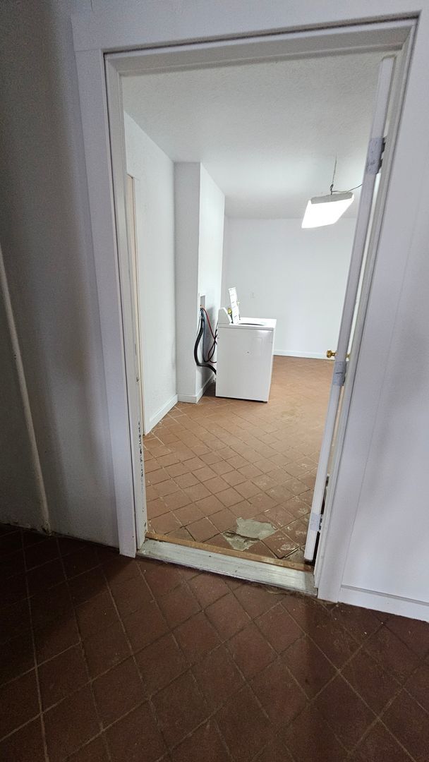 Building Photo - Ore