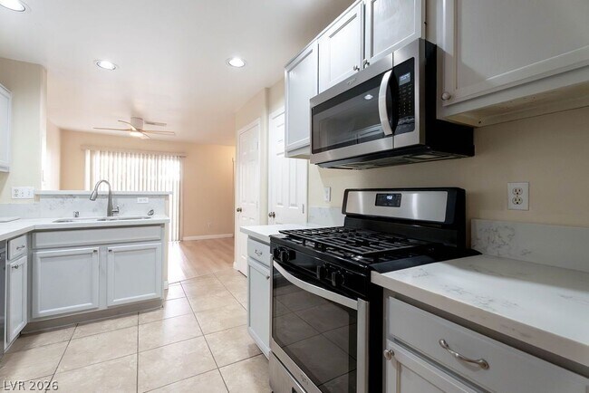 Building Photo - 8217 Diamond Star Ct