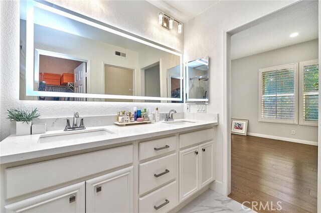 Building Photo - 1139 Elfstrom Dr