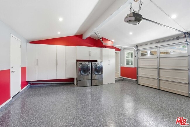 Building Photo - 6646 Franrivers Ave