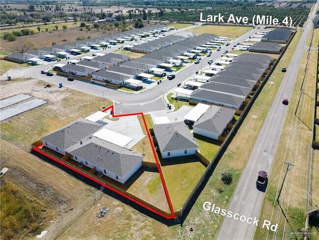 Building Photo - 3405 E Zinnia Ave