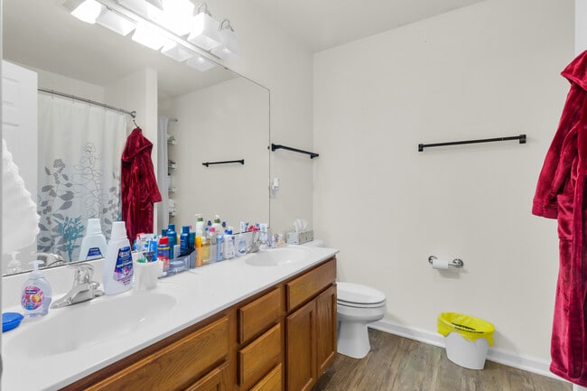 Building Photo - 158 Oakley Dr