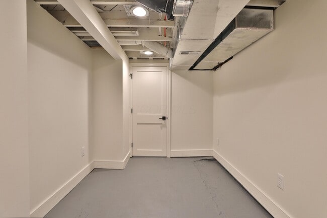 Building Photo - 125 S Knox St