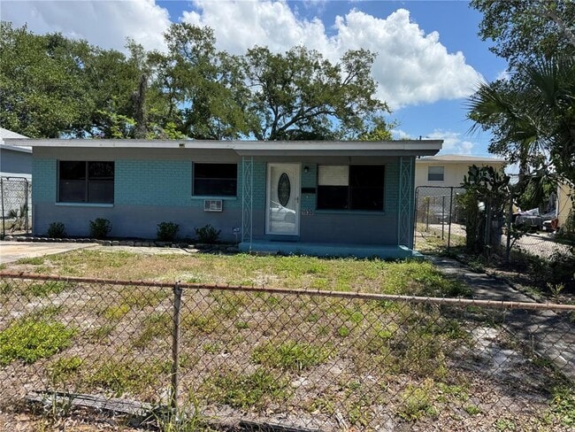 Building Photo - 1930 Walton St S