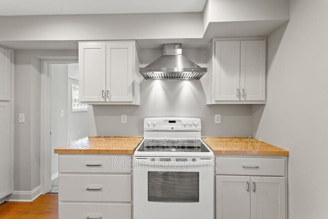 Building Photo - 147 Westgate Dr