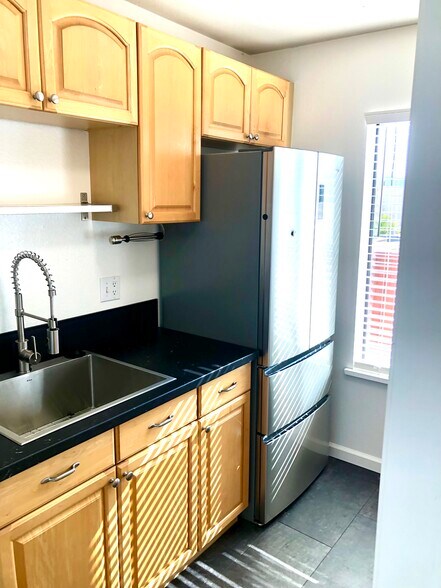 Building Photo - 6780 Friars Rd