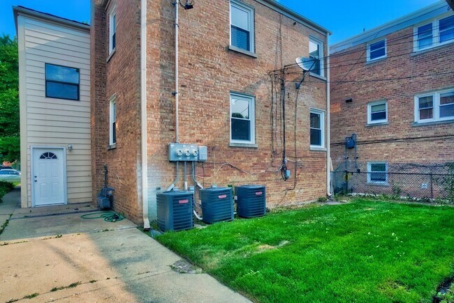 Building Photo - 4831 Kirk St