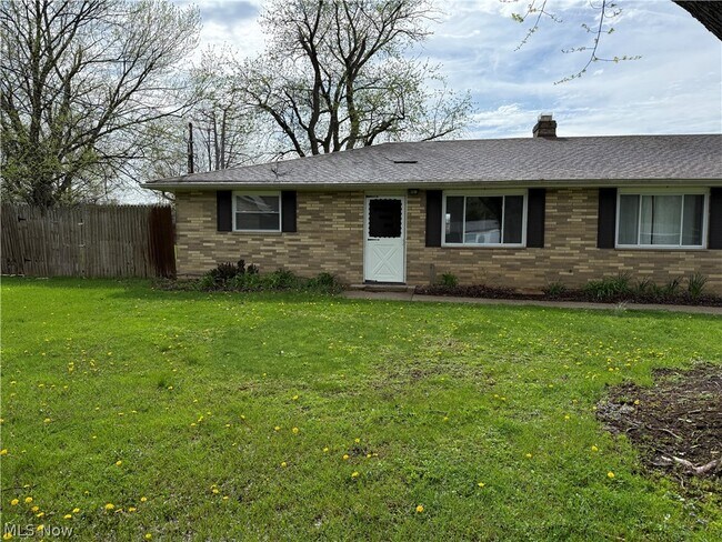 Building Photo - 12922 Fountain Ct