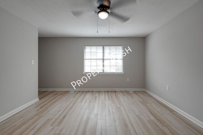 Building Photo - 340 Alpine Dr