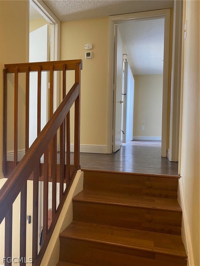 Building Photo - 5245 Cedarbend Dr