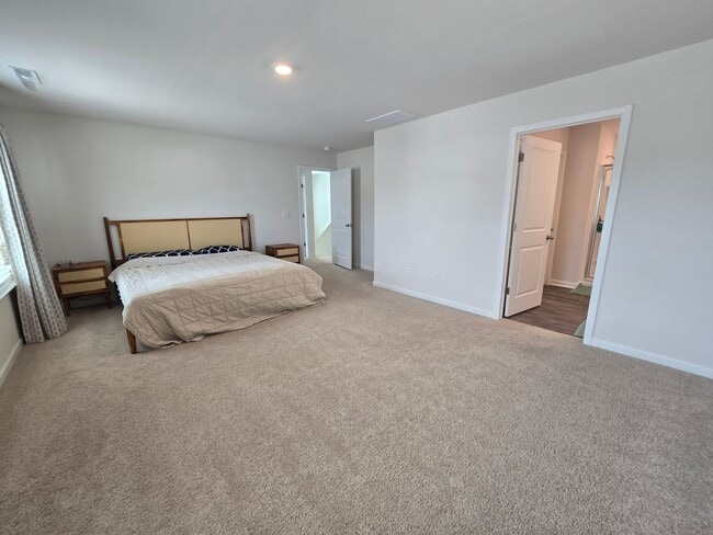 Building Photo - New Listing!!!