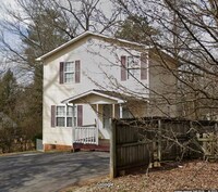 Building Photo - 2423 Belvedere Ave