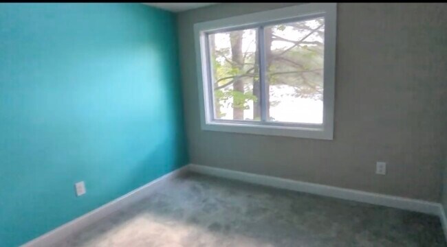 Building Photo - 16 Fox Ln