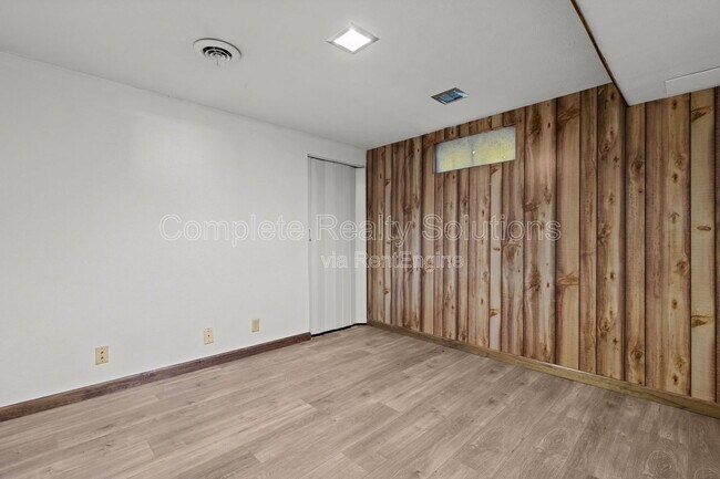 Building Photo - 1149 Walker Ave