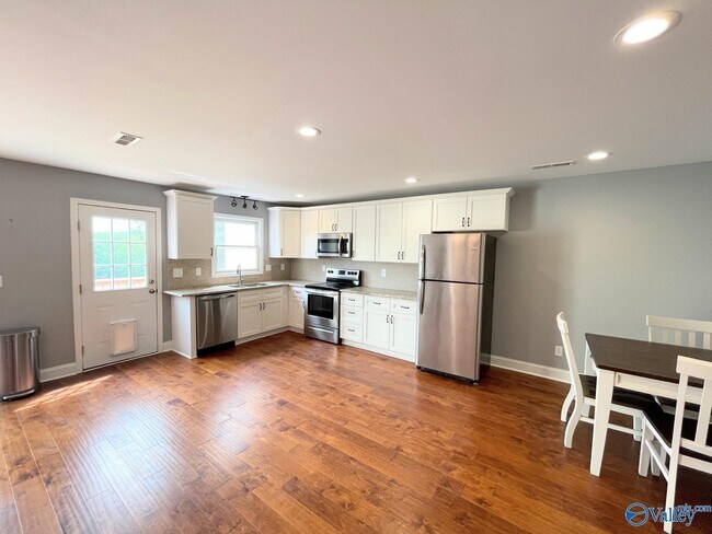 Building Photo - 6659 Steeplechase Dr NW